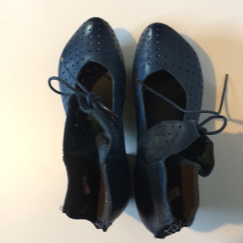Way Cool & Unique Never Worn Blue Leather Shoes - Picture 4 of 5
